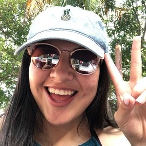 Meet your Posher, Ana paulina